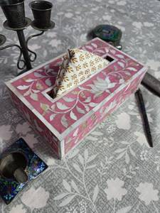 Caja de pañuelos hecha a mano con incrustaciones de nácar: Decoración floral rosa para baño, cubierta de caja de pañuelos con incrustaciones de nácar geométricas florales - Product Image 1