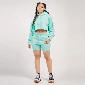 Ensemble de survêtement crop à capuche et short de haute qualité pour femme – Tenue deux pièces d'été avec sweat-shirt court et short – Vente en gros - Product Image 1