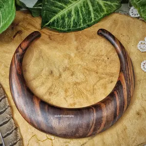 Unique High Quality Luxury Wooden hand-carved choker necklace