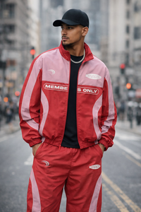 Survêtement en coton unisexe grande taille 2025 |   Veste rouge coupe-vent avec col montant orné de strass et motif rayé 3D |   Streetwear OEM - Product Image 2