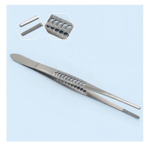 Pince à tissus chirurgicale en acier inoxydable allemand, 6 pouces (2 cm), pointe dentelée, certifiée CE - Product Image 1