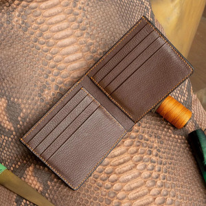 Cartera de cuero moderna para hombre, delgada, minimalista, con bloqueo RFID, proveedor al por mayor, OEM, exportación a todo el mundo, a la moda, a precio asequible. - Product Image 4
