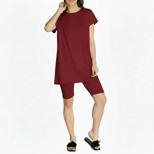 Vente en gros et sur mesure de t-shirts et shorts en tricot rayé élastique de haute qualité pour femmes en été - Product Image 1