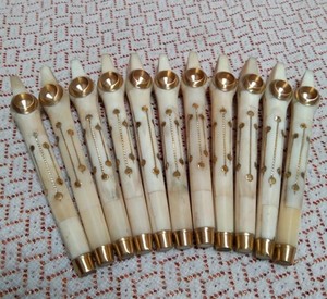 Pipes en corne d'os faites à la main avec incrustation dorée, forme naturelle sculptée, imitation antique, artisanat de collection, Medwakh en os pour Dokh - Product Image 1