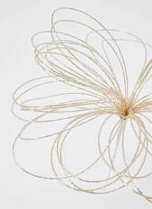 Spray décoratif pour sapin de Noël en forme de fleur avec perles dorées - Product Image 6