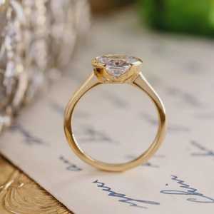 Bague de fiançailles solitaire en diamant de laboratoire ovale East West – 1 carat, sertissage demi-cerclé - Product Image 4