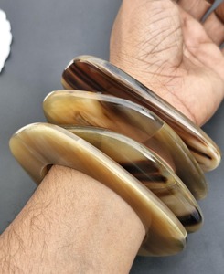 Geometric Natural Polished Eco-Friendly Classic Style Buffalo Horn <b>Bangles</b> Round Shape Handmade Horn <b>Bangles</b> <b>Set</b> - Product Image 1