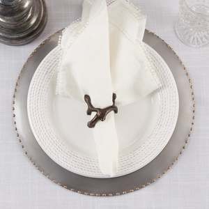 Anneau de serviette en métal bronze en forme de branche de feuille pour la décoration de table de mariage - Product Image 1