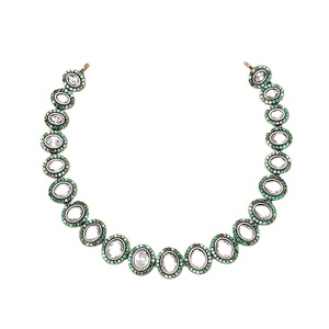 Offre spéciale exclusive sur la qualité authentique, haut de gamme, envoûtant et élégant collier Polki blanc et vert à prix réduit - Product Image 1
