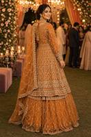 Lehenga Choli brodé bleu avec ensemble de bijoux dorés, col en V, longueur standard, tenue indo-occidentale pour marié