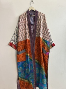 Kimono largo vintage de crepé de seda, hecho a mano, estilo bohemio para mujer - Product Image 6