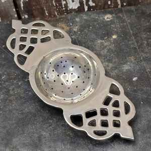 Indian Manufacturer of Metal <b>Tea</b> Strainer With Bowl Tabletop Kitchenware <b>Loose</b> <b>Tea</b> Strainer Filter With Floral Design Handle - Product Image 3