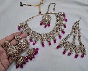 ชุดสร้อยคอเมเฮนดีแบบอินเดียดั้งเดิม พร้อมมงกุฎติกก้าและพัสซา เหมาะสำหรับงานแต่งงานและงานเฉลิมฉลองต่างๆ - Product Image 5