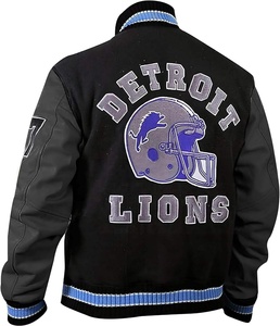 Blouson universitaire noir et crème pour homme avec patch casque de lion imprimé par transfert thermique, col rabattable, simple boutonnage, pour l'automne - Product Image 3