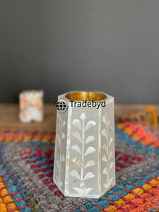 Élégant porte-bougie en os incrusté fait main, accent de décoration d'intérieur de luxe par Tradebyd - Product Image 2