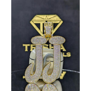 Pendentif Lettre Audacieuse « JJ » en Diamant de Laboratoire VVS, Argent Sterling 925, Bijoux Hip Hop Bling Iced Out par Trisha Jewels - Product Image 1