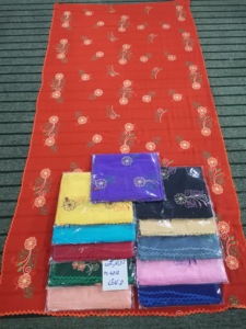 ผ้าคลุมศีรษะชีฟองลายดอกไม้สไตล์แอฟริกันแบบยาว 12 ชิ้น ขายส่ง คุณภาพพรีเมียม ระบายอากาศได้ดี ผ้าคลุมไหล่ลายชาติพันธุ์สำหรับฤดูร้อน ประดับด้วยคริสตัล สำหรับชาวมุสลิม - Product Image 3