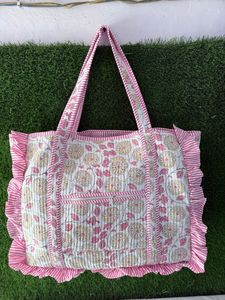 Bolso Tote de Color Sólido Hecho a Mano con Volantes, Bolso de Hombro Grande Reutilizable de Algodón Acolchado, Bolso de Compras Premium para Uso Diario, Estilo Vintage - Product Image 5