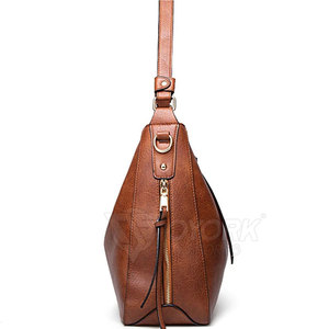 Sac en cuir de qualité supérieure au design élégant et durable, idéal pour un usage quotidien et un look raffiné. - Product Image 5