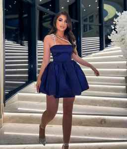 Robe de soirée mini asymétrique en satin ornée de strass avec soutien-gorge intégré pour femme - Product Image 2