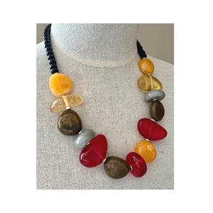 Collar de Resina Moderno y Tradicional APEX ALIGN de Alta Demanda, Hecho a Mano, Artístico, Bonito, Colgante, Joyería, Color Personalizado, Accesorios de Moda - Product Image 3