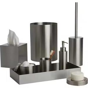 Juego de Accesorios de Baño de Acero Inoxidable: Dispensador de Jabón, Portacepillos de Dientes, Papelera y Dispensador de Toallitas - Product Image 4