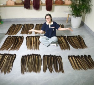 Extensiones de Cabello Humano Virgen Vietnamita 100% Liso y Sedoso, Sin Caída, Color Marrón Rubio, Doble Trama a Máquina, Personalizadas - Product Image 1