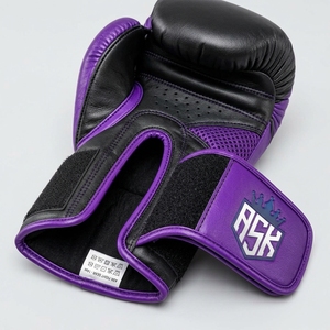 Guantes de boxeo premium con acolchado duradero, ajuste cómodo para las manos, soporte seguro para la muñeca y protección confiable para entrenamientos intensos. - Product Image 5