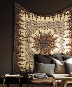 Tapiz Bohemio Mandala de Artesanía Tradicional |   Tapiz Indio Psicodélico Hippie con Diseño Floral Geométrico 84x90 Pulgadas - Product Image 5