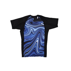 เสื้อรัดกล้ามเนื้อแขนสั้นผู้ชาย พิมพ์ลายคลื่นสีน้ำเงินด้วยเทคนิค Sublimation แห้งเร็ว คุณภาพสูง ผลิตจากโพลีเอสเตอร์ - Product Image 6