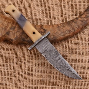 Cuchillo de caza de acero de Damasco con hoja de espiga completa y mango de hueso de camello, 9 pulgadas de largo - Product Image 3