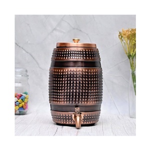 Distributeur d'extérieur en cuivre écologique, accessoire de présentation de boissons de luxe, conçu pour l'organisation et la présentation raffinée des rafraîchissements - Product Image 4