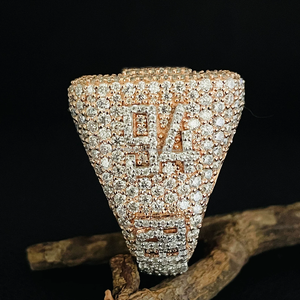 แหวนมอสซาไนต์ทรงบาแกตต์ แหวนแชมป์เปี้ยนชิพ เงินแท้ 925 ชุบโรเดียม ประดับเพชรแบบคลัสเตอร์ สำหรับงานแต่งงาน งานหมั้น หรือของขวัญวันครบรอบ - Product Image 4