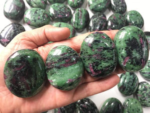 Venta al por mayor de piedras de palmario de zoisita rubí natural genuina tallada, para decoración del hogar, Feng Shui, meditación y sanación. - Product Image 4