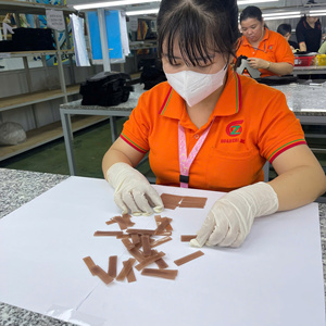 Fabricant OEM de confiance du Vietnam Patchs en silicone en caoutchouc personnalisés pour vêtements, chaussures et sacs Nouvelle technologie innovante - Product Image 4