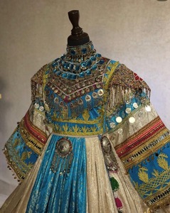 Vestido Afgano Kuchi Hecho a Mano, Ecológico, de Tres Piezas: Bufanda, Pantalones y Vestido Largo Tradicional de Manga Larga hasta la Rodilla, Estilo Casual Étnico - Product Image 3