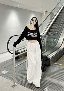 ชุดเซ็ตสองชิ้นสำหรับผู้หญิง พิมพ์ลายตามสั่ง เนื้อผ้าคอตตอนผสมสแปนเด็กซ์ ระบายอากาศได้ดี เป็นมิตรต่อสิ่งแวดล้อม เสื้อแขนยาวเอวสูง กางเกงขาสั้น - Product Image 4