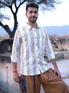 Camisa Blanca de Algodón Hecha a Mano para Hombre con Rayas Marrones Tradicionales de Rajasthani con Estampado a Bloque, Estilo Étnico Informal - Product Image 4