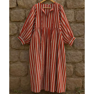 Robe rayée en coton pour femme avec col profond et fermeture à cordon – Coupe décontractée, robe longue maxi douce et respirante - Product Image 1