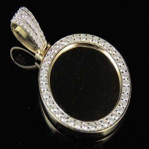 Colgante Redondo con Halo de Diamantes Moissanite, Diseño de Joyería Hip Hop Personalizada, Disponible al Mejor Precio del Mercado - Product Image 3