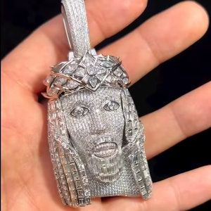 Pendentif personnalisé tête de Jésus entièrement serti de diamants Moissanite, collier religieux micro-pavé, breloque visage de Christ en argent 925 - Product Image 1