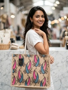 Bolso Tote Sandwave de Yute con Tejido Chevron, Color Marfil, Estilo Casual, con Cierre de Cremallera, Diseño Golden Dune - Product Image 5