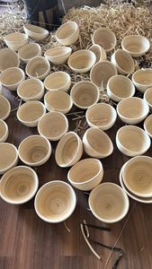 Cesta de fermentación de masa de ratán ecológica, hecha a mano en Vietnam, tazón para levantar masa, herramienta artesanal para pan, banneton ovalado de caña de 10 pulgadas - Product Image 5