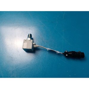Pressostat numérique SMC ZSE60F-A2-62L + 853-050097-001, utilisé comme pièce détachée d'équipement semi-conducteur d'occasion - Product Image 2