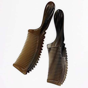 Peigne en corne de buffle moderne de qualité supérieure, personnalisé, pour démêlage doux et massage du cuir chevelu, écologique, fait main, motif ange, pour la maison - Product Image 2