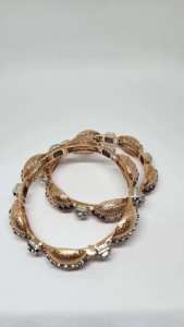Brazalete de Lujo en Oro Rosa de 14K con Diamantes y Piedra Azul, Certificado IGI, Joyería Fina, Ideal para Eventos Diarios de Lujo - Product Image 4