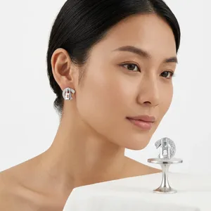 ต่างหูเงินแท้ 925 ยี่ห้อ A Brand ประดับคริสตัลทรงเหลี่ยมเจียระไนแบบ Brilliant Cut ดีไซน์เรียบง่ายสำหรับผู้หญิง สวมใส่ได้ทุกวัน ผลิตในรัฐราชสถาน - Product Image 3