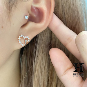 Boucles d'oreilles romantiques en forme de cœur avec diamants de laboratoire, en or rose 14 carats, boucles d'oreilles en forme de cœur ouvert, bijoux à l'accentuation de cœur - Product Image 1