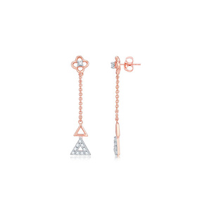 Boucles d'oreilles en or rose plaqué diamant avec pendentif triangulaire et chaîne, design minimaliste pour un usage quotidien féminin - Product Image 1
