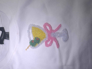 Hermosa Camiseta sin Mangas con Bordado Floral de Diseño, Adornos de Cuentas de Primera Calidad y Detalles Hechos a Mano Exclusivos y Modernos - Product Image 5